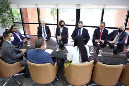 Tribunal de Justiça, Governo e União assinam contratos de cessão de terrenos para construção do Fórum de Gurupi e ampliação do estacionamento do Fórum de Paraíso.