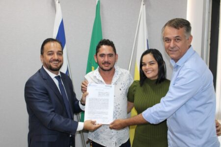 EMPRESÁRIOS SE REÚNEM PARA ASSINATURA DE CONTRATOS DE CONCESSÃO DE BENEFÍCIOS FISCAIS COM EXPECTATIVA DE GERAR NOVOS POSTOS DE TRABALHO