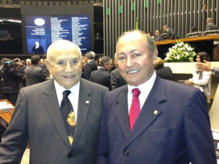 LÁZARO BOTELHO E VALDEREZ PARABENIZAM O EX-GOVERNADOR SIQUEIRA CAMPOS PELO ANIVERSÁRIO DE 94 ANOS