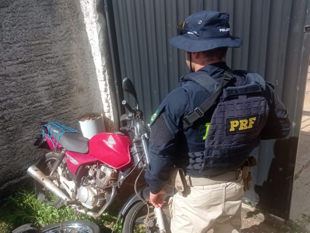 MOTOCICLETA ROUBADA EM PALMAS É RECUPERADA PELA PRF NA BR 010
