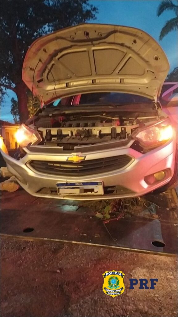 PRF APREENDE VEÍCULO COM IDENTIFICADORES ADULTERADOS NO NORTE DO ESTADO