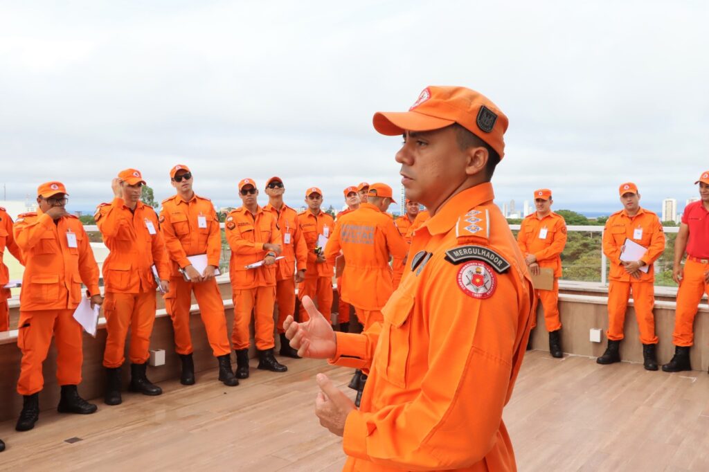 BOMBEIROS REALIZAM TREINAMENTO DE VISTORIA TÉCNICA NA CÂMARA DE PALMAS