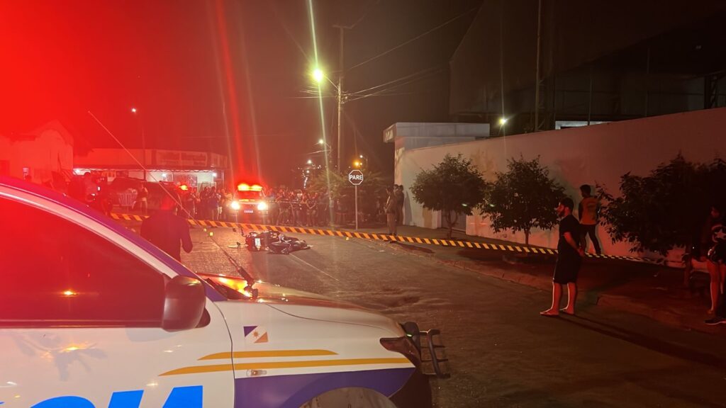 HOMEM É MORTO COM VÁRIOS TIROS PRÓXIMO À FEIRA DO JARDIM AURENY I EM PALMAS