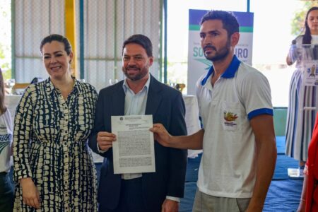 332 TÍTULOS DE REGULARIZAÇÃO FUNDIÁRIOS SÃO ENTREGUES PARA FAMÍLIAS DE PALMAS
