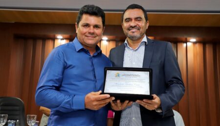 GOVERNADOR WANDERLEI BARBOSA RECEBE TÍTULO DE CIDADÃO HONORÁRIO EM PRESIDENTE KENNEDY