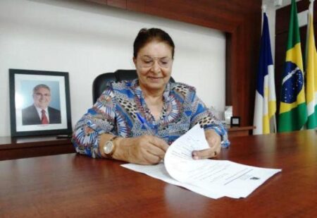 CINTHIA RIBEIRO EMITE NOTA DE PESAR PELO FALECIMENTO DE DOLORES NUNES