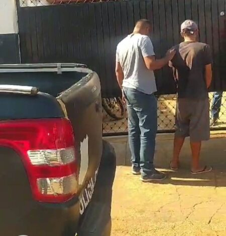 SUSPEITO DE ATACAR HOMEM COM FACA É PRESO EM FLAGRANTE PELA POLÍCIA CIVIL; VÍTIMA ESTÁ EM ESTADO GRAVE