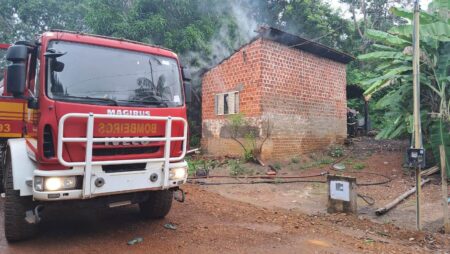 INCÊNDIO EM RESIDÊNCIA EM PARAÍSO DO TOCANTINS É CONTROLADO POR BOMBEIROS MILITARES