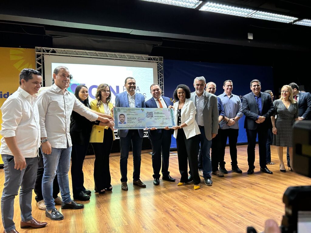 AMÉLIO CAYRES PRESTIGIA LANÇAMENTOS DO GOVERNO DO TOCANTINS PARA REFORÇAR A SEGURANÇA PÚBLICA