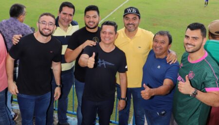 GOVERNADOR WANDERLEI BARBOSA PRESTIGIA SEMIFINAL DO CAMPEONATO TOCANTINENSE EM ARAGUAÍNA