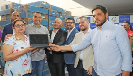 GOVERNADOR WANDERLEI BARBOSA ENTREGA MAIS DE 3 MIL COMPUTADORES PARA OTIMIZAR E MODERNIZAR OS SERVIÇOS DO GOVERNO DO TOCANTINS