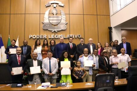 CÂMARA DE PALMAS HOMENAGEIA POETAS E ESCRITORES LOCAIS