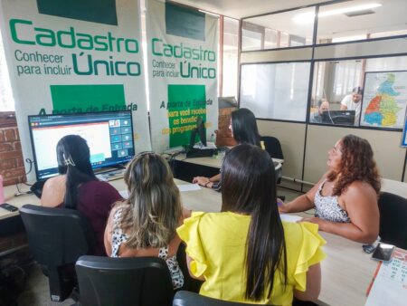 USUÁRIOS DO CADASTRO ÚNICO RECEBEM ORIENTAÇÕES DA EQUIPE DO ESTADO