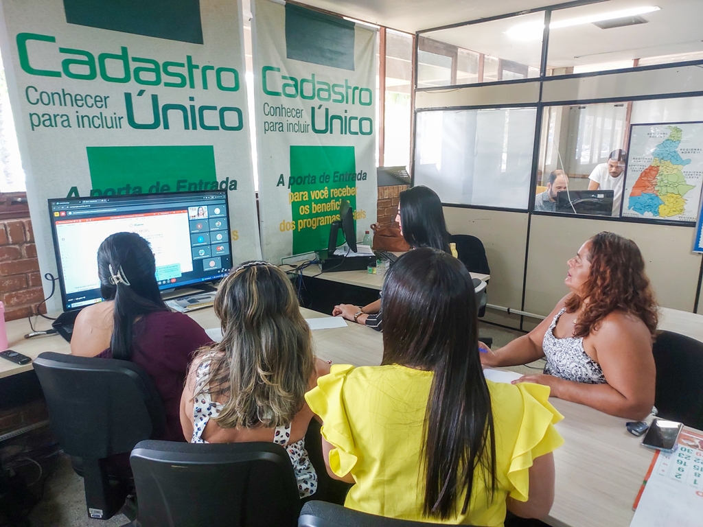 USUÁRIOS DO CADASTRO ÚNICO RECEBEM ORIENTAÇÕES DA EQUIPE DO ESTADO