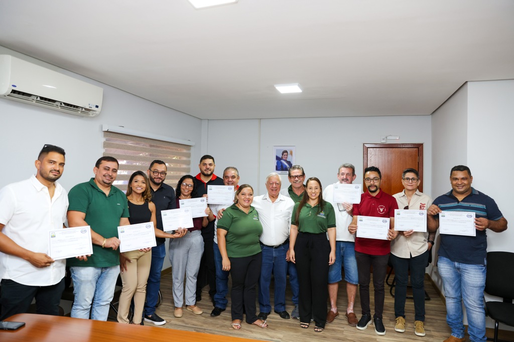 DEZ EMPRESAS DE PALMAS RECEBEM CERTIFICADOS DE RENOVAÇÃO DO SELO DE INSPEÇÃO MUNICIPAL