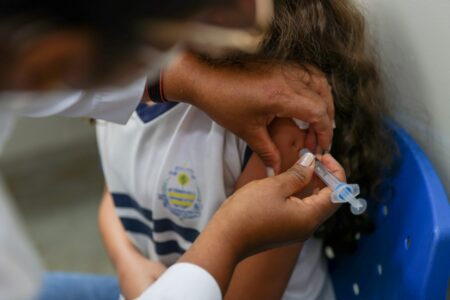 VACINA CONTRA O HPV PASSA A SER EM DOSE ÚNICA E INCLUI NOVA CATEGORIA