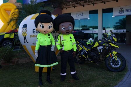 EQUIPE DE SESMU LEVA CAMPANHA ‘PAZ NO TRÂNSITO COMEÇA POR VOCÊ’ A ESCOLA DE PALMAS
