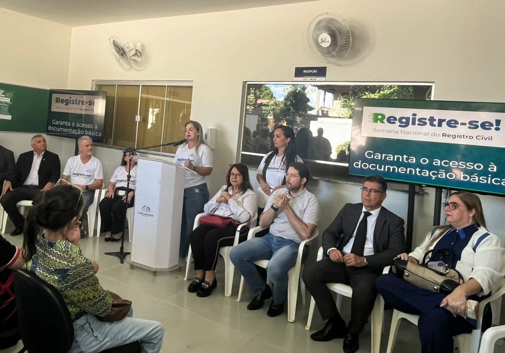 CRAS DE PALMAS REALIZAM ATENDIMENTOS DE INCLUSÃO SOCIAL E REVISÃO DE DADOS DO REGISTRO CIVIL