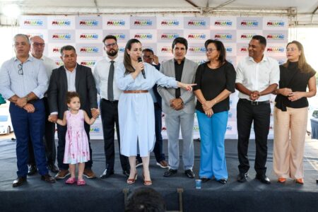 COM REFORMA COMPLETA, UNIDADE DE SAÚDE DA ARNO 42 É ENTREGUE PELA PREFEITA CINTHIA RIBEIRO