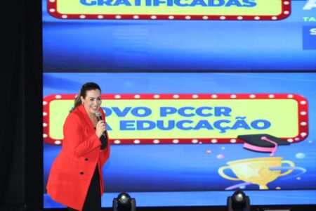 PREFEITURA CONCEDE MAIS DE 270 PROGRESSÕES E TITULARIDADES A SERVIDORES DA EDUCAÇÃO
