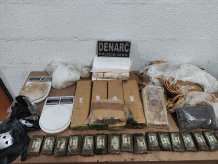 POLÍCIA CIVIL ESTOURA CENTRO DE DISTRIBUIÇÃO DE DROGAS E APREENDE MAIS DE R$ 300 MIL EM ENTORPECENTES EM PARAÍSO