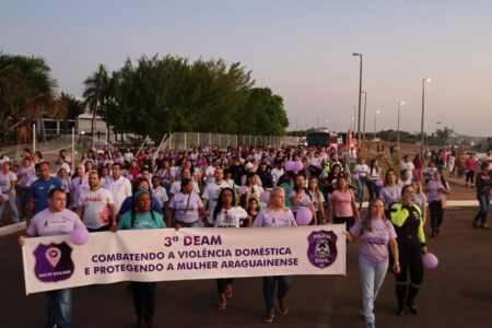 2ª CAMINHADA AGOSTO LILÁS DE COMBATE A VIOLÊNCIA CONTRA A MULHER REÚNE CENTENAS DE PESSOAS EM ARAGUAÍNA