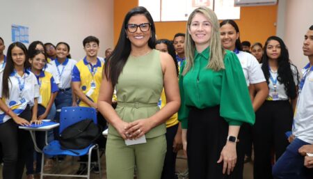 PRIMEIRA-DAMA KARYNNE SOTERO CONVIDA INSCRITOS NO PROGRAMA JOVEM TRABALHADOR A PARTICIPAREM DE SELEÇÃO PARA INTERCÂMBIO EM BARCELONA