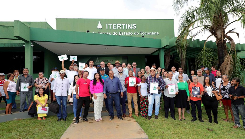 GOVERNO DO TOCANTINS ENTREGA TÍTULOS DEFINITIVOS PARA APROXIMADAMENTE 200 FAMÍLIAS DO TAQUARI, EM PALMAS