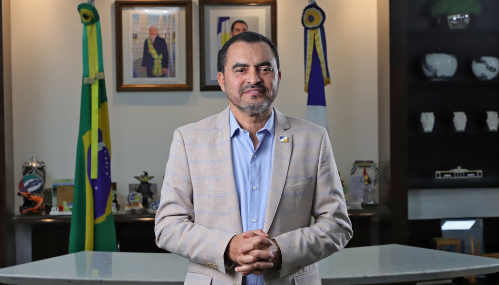 GOVERNADOR PARABENIZA PREFEITOS ELEITOS E AFIRMA QUE O PALÁCIO ARAGUAIA ESTÁ DE PORTAS ABERTAS PARA RECEBÊ-LOS