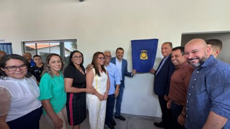 COMUNIDADE DO SETOR SANTA FÉ COMEMORA REFORMA DA ESCOLA ESTADUAL MÁRCIA BARBOSA CASTRO, EM PALMAS