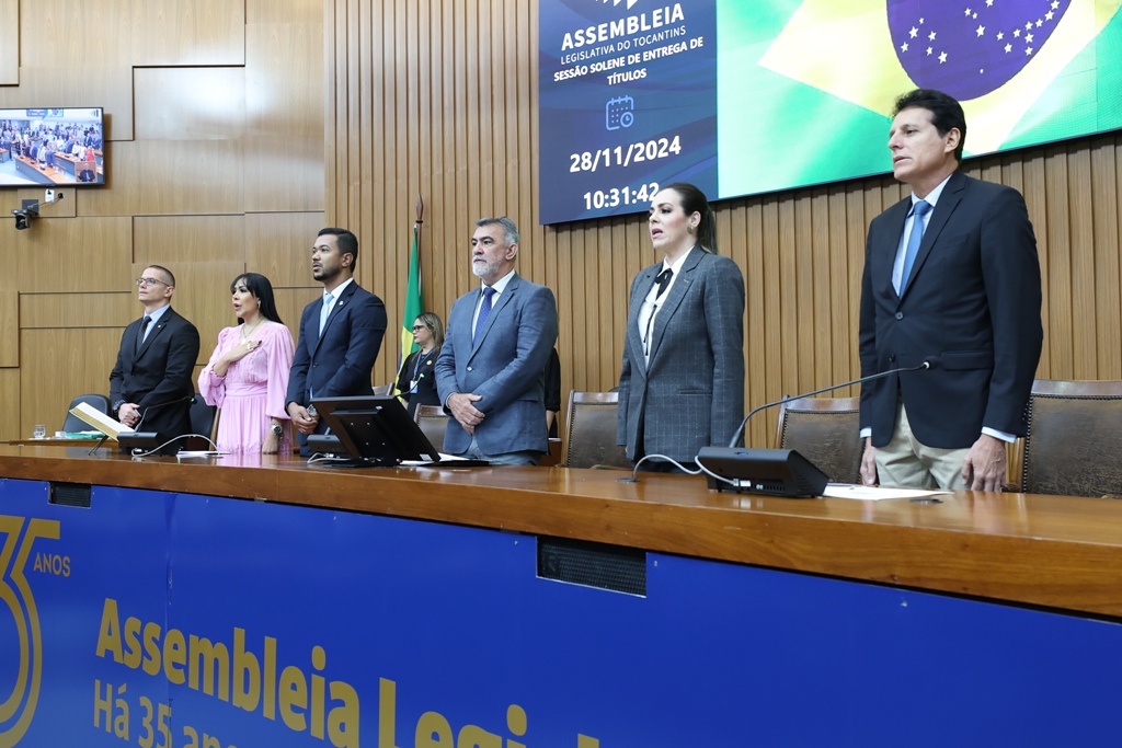 “MOMENTO DE HOMENAGEAR QUEM TRABALHOU PELO TOCANTINS”, DIZ AMÉLIO CAYRES AO ENTREGAR HONRARIAS DA ALETO