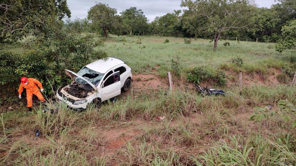 JOVENS MORREM EM ACIDENTE NA TO-336 APÓS COLISÃO ENTRE CARRO E MOTOCICLETA