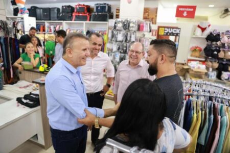 PREFEITO EDUARDO SIQUEIRA VISITA AVENIDA TOCANTINS E OUVE DEMANDA DA COMUNIDADE SOBRE REVITALIZAÇÃO