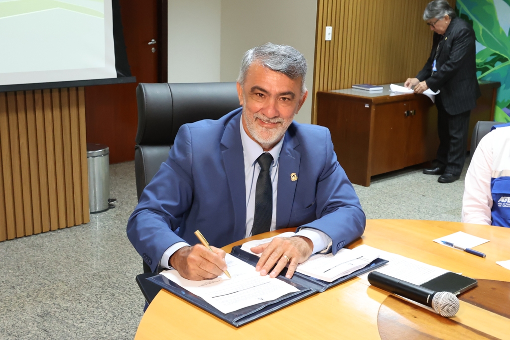 COM R$ 2,5 MILHÕES EM EMENDAS, AMÉLIO LEVA MELHORIAS PARA INFRAESTRUTURA E ADMINISTRAÇÃO EM OITO CIDADES DO TOCANTINS