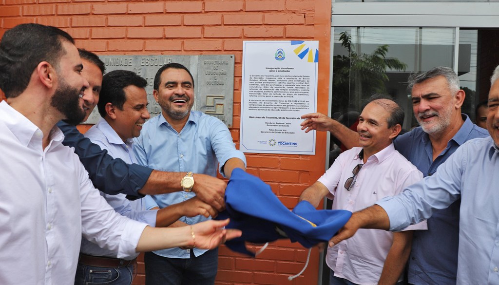 COM INVESTIMENTO DE QUASE R$ 3 MILHÕES, GOVERNADOR WANDERLEI BARBOSA INAUGURA REFORMA E AMPLIAÇÃO DE ESCOLA ESTADUAL EM BOM JESUS DO TOCANTINS
