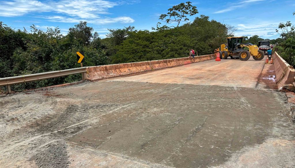 APÓS REPAROS EMERGENCIAIS, GOVERNADOR WANDERLEI BARBOSA ANUNCIA LIBERAÇÃO DA PONTE SOBRE O RIO POMBAS ENTRE COLINAS E PALMEIRANTE