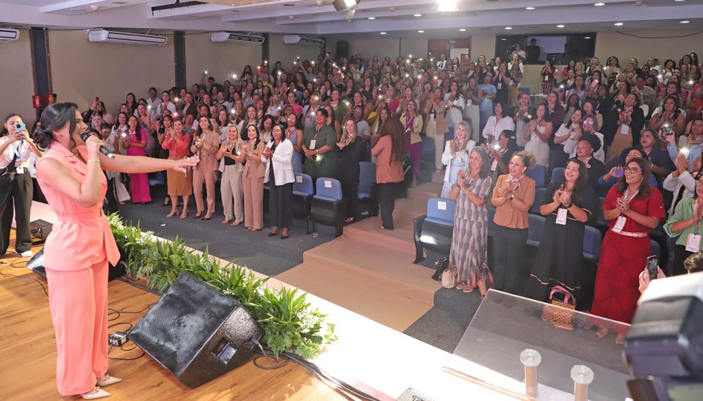 EM ENCONTRO INÉDITO, PRIMEIRA-DAMA KARYNNE SOTERO DESTACA PROTAGONISMO FEMININO NO FORTALECIMENTO DE POLÍTICAS PÚBLICAS