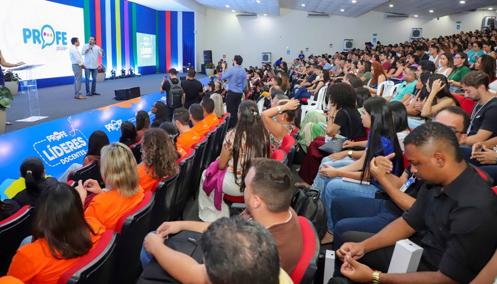 EM CAPACITAÇÃO COM MAIS DE 1,4 MIL DOCENTES, GOVERNADOR WANDERLEI BARBOSA DESTACA QUE PCCR DA EDUCAÇÃO SERÁ ENVIADO À ASSEMBLEIA AINDA ESTE ANO