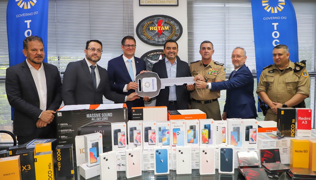 GOVERNADOR WANDERLEI BARBOSA PARTICIPA DA ENTREGA DE SMARTPHONES DOADOS PELA RECEITA FEDERAL À POLÍCIA MILITAR