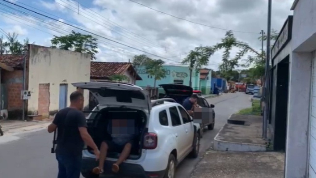 POLÍCIA CIVIL PRENDE DOIS HOMENS EM FLAGRANTE POR TRÁFICO DE DROGAS EM XAMBIOÁ