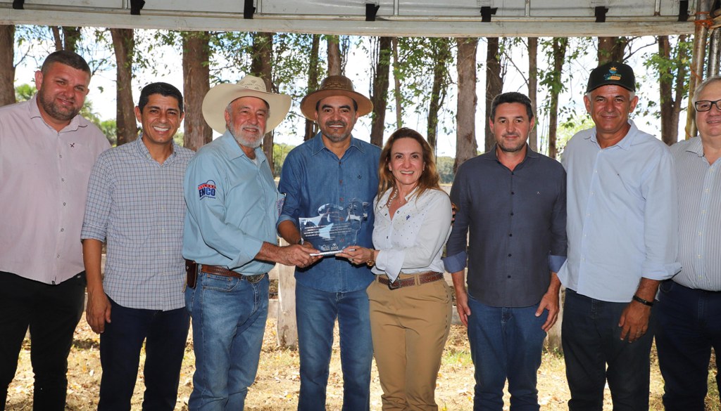 EM SILVANÓPOLIS, GOVERNADOR WANDERLEI BARBOSA PARTICIPA DO ENCERRAMENTO DE PROVA DE GANHO DE PESO BOVINO E CELEBRA MELHORIA GENÉTICA DO REBANHO TOCANTINENSE