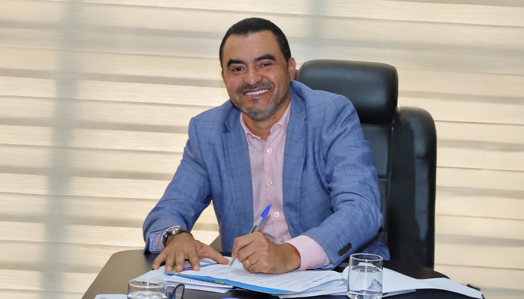 GOVERNO DO TOCANTINS E GOVERNO FEDERAL ASSINAM ACORDO PARA REGULARIZAÇÃO FUNDIÁRIA EM ARAGUATINS