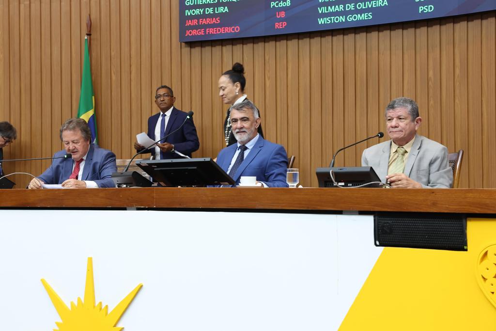 DEPUTADO AMÉLIO CAYRES PEDE IMPLANTAÇÃO DO NÚCLEO DO INSTITUTO DE IDENTIFICAÇÃO EM NAZARÉ