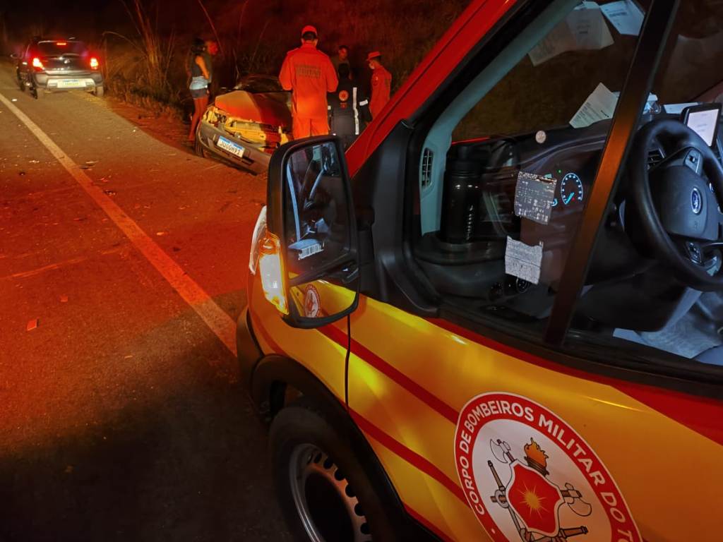 COLISÃO FRONTAL ENTRE CELTA E L200 DEIXA TRÊS MORTOS, INCLUINDO UMA CRIANÇA, NA TO-445 EM MIRACEMA