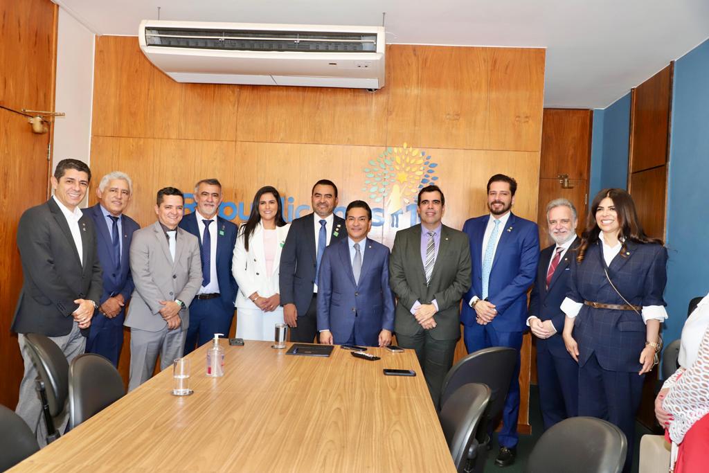 EM BRASÍLIA, AMÉLIO CAYRES CELEBRA 20 ANOS DO REPUBLICANOS E FRISA PROTAGONISMO DO PARTIDO EM TODO O PAÍS