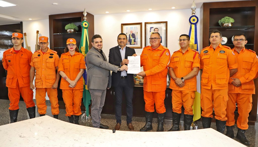 GOVERNADOR WANDERLEI BARBOSA FIRMA CONTRATO DE CERCA DE R$ 45 MILHÕES COM BNDES PARA FORTALECER O COMBATE ÀS QUEIMADAS