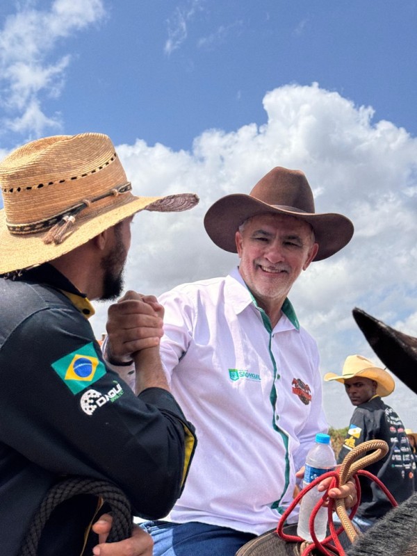 DEPUTADO AMÉLIO VALORIZA CULTURA SERTANEJA DURANTE CAVALGADAS NO BICO DO PAPAGAIO