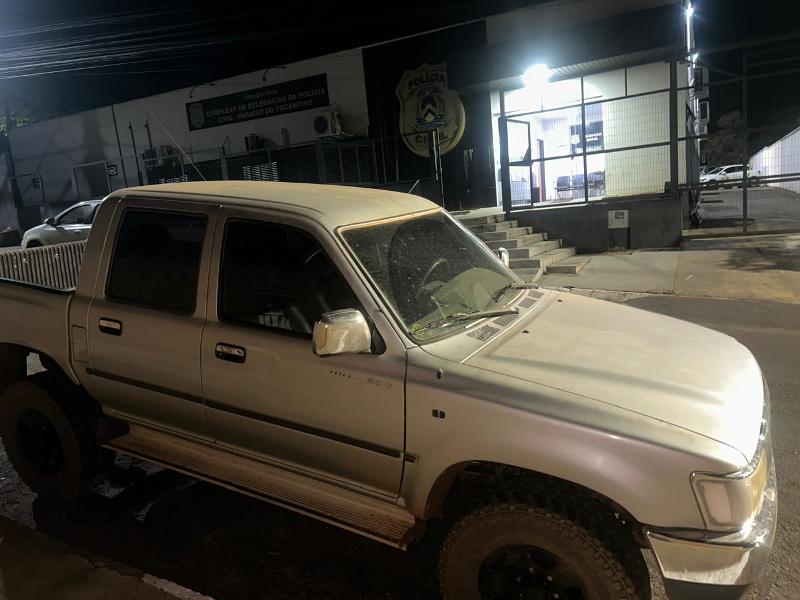 EM DIVINÓPOLIS, AÇÃO CONJUNTA DA POLÍCIA CIVIL RESULTA EM PRISÃO DE HOMEM, APREENSÃO DE ADOLESCENTE E RECUPERAÇÃO DE VEÍCULO FURTADO