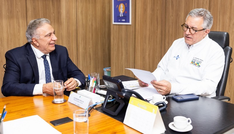 GOVERNADOR LAUREZ MOREIRA REFORÇA COMPROMISSO COM A SAÚDE EM REUNIÃO COM MINISTRO ALEXANDRE PADILHA