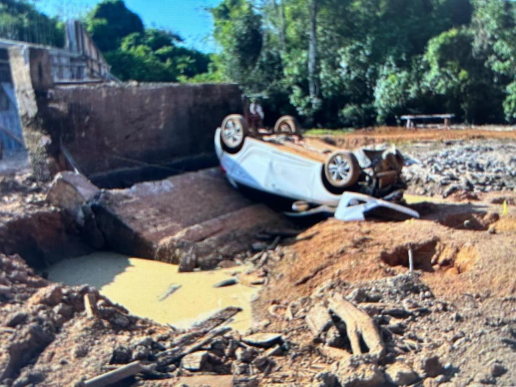 POLÍCIA CIVIL CONCLUI INVESTIGAÇÃO SOBRE ACIDENTE EM PONTE SEM SINALIZAÇÃO QUE DEIXOU FAMÍLIA FERIDA E INDICIA RESPONSÁVEL PELA OBRA EM CASEARA